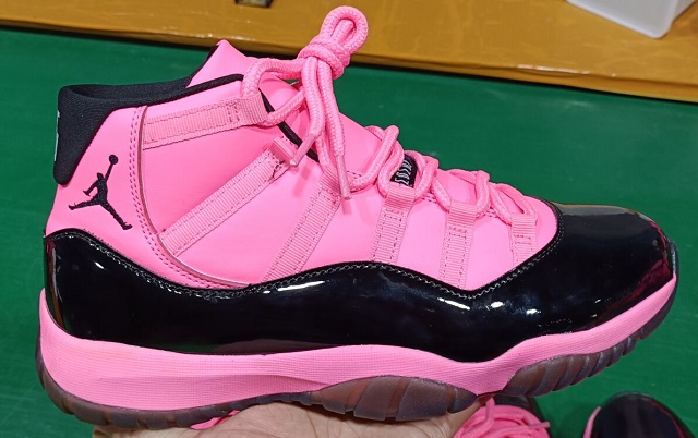 Air Jordan 11 Retro 2025 Black Pink - Click Image to Close